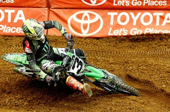 Eli Tomac scores a dominating win in the 450 main at Glendale  | 2018 MONSTER ENERGY SUPERCROSS