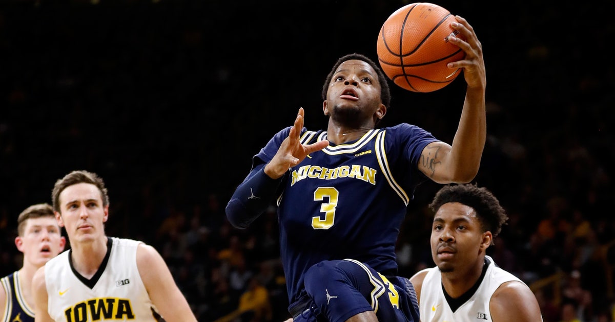 Michigan extends winning streak to six with 75-68 win at Iowa
Michigan extends winning streak to six with 75-68 win at Iowa