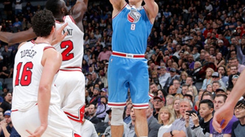 Robin Lopez lashes out at chair after ejection Robin Lopez lashes out at chair after ejection
