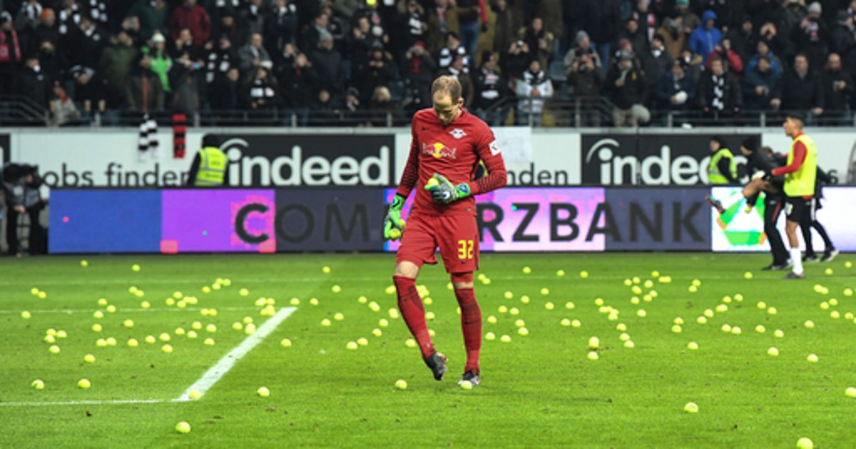 Fear and anger from fans about changes in the Bundesliga
Fear and anger from fans about changes in the Bundesliga