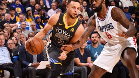 Warriors start quickly, top Clippers