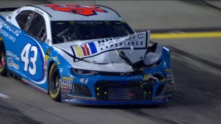 Bubba Wallace collides with Ricky Stenhouse amid blinding smoke | 2018 ATLANTA | FOX NASCAR