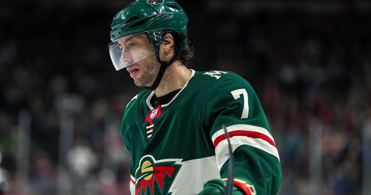 statuesday-nhl-s-oldest-active-player-wild-s-cullen-climbing-ranks-in