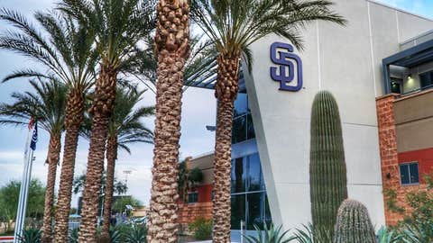 Eric Hosmer Signs Surprising Contract with San Diego Padres