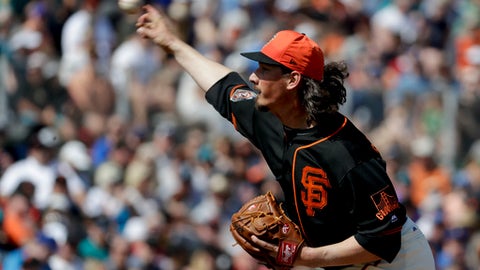 Giants' Madison Bumgarner reportedly has fractured throwing hand Giants' Madison Bumgarner reportedly has fractured throwing hand