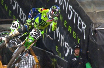 Eli Tomac dominates the 450 main in St. Louis | 2018 MONSTER ENERGY SUPERCROSS