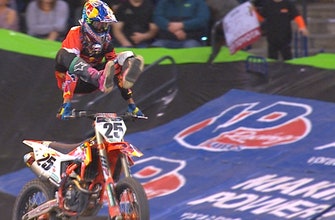 Marvin Musquin dominates the 450 main in Indianapolis | 2018 MONSTER ENERGY SUPERCROSS