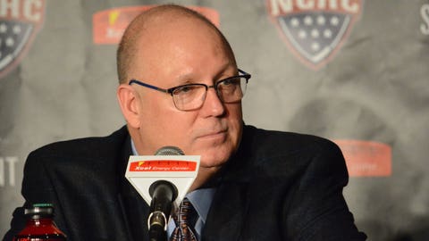 Minnesota hires Motzko to replace Lucia