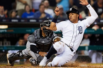 
					Tigers send Leonys Martin to Cleveland for infield prospect Willi Castro
				