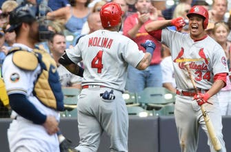 
					Molina's two homers jolt Cards past Brewers
				