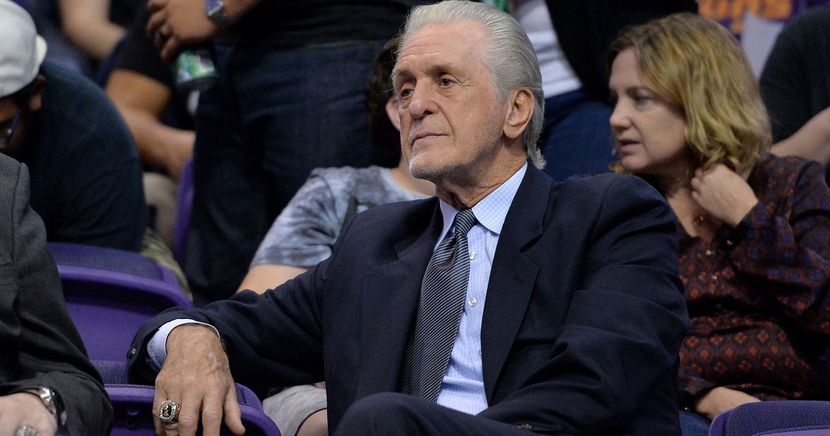 Pat Riley, Heat willing to give Dwyane Wade time to decide future
Pat Riley, Heat willing to give Dwyane Wade time to decide future