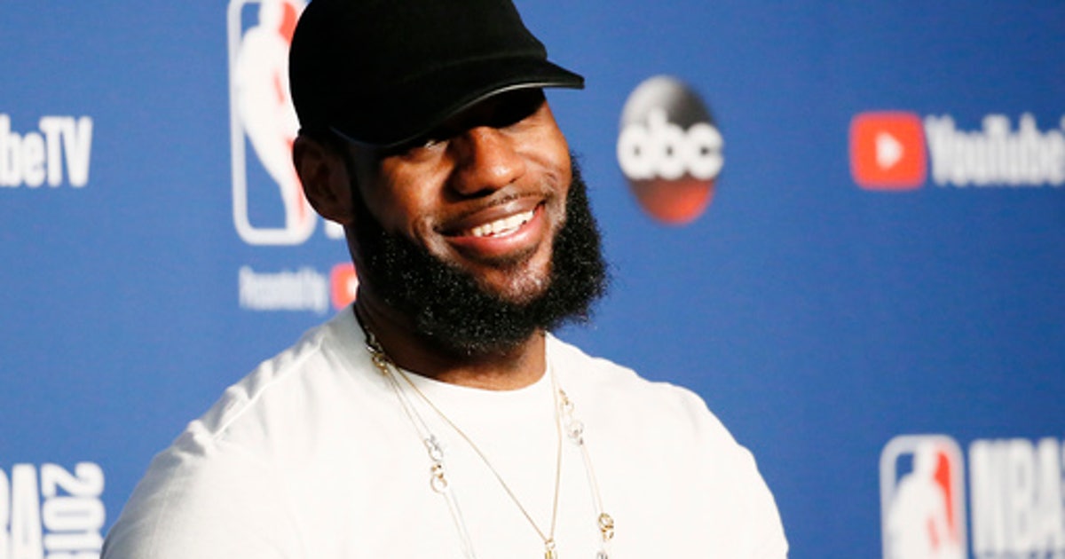 It's official: LeBron James has signed with the Los Angeles Lakers
It's official: LeBron James has signed with the Los Angeles Lakers