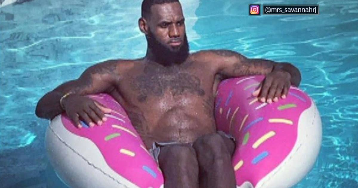 Skip and Shannon react to LeBron not appearing at LA pizza party after he teased on Twitter
Skip and Shannon react to LeBron not appearing at LA pizza party after he teased on Twitter