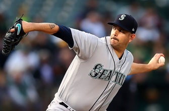 
					M's Paxton hit by liner, replaced by Hernandez vs. A's
				