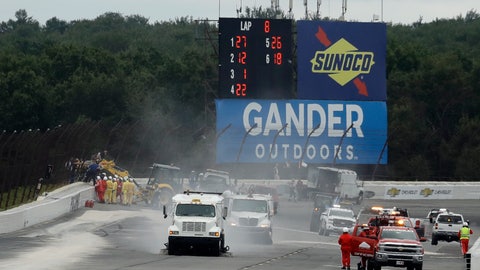 Scott Dixon weaves through carnage as five-car pile-up wrecks IndyCar race Scott Dixon weaves through carnage as five-car pile-up wrecks IndyCar race