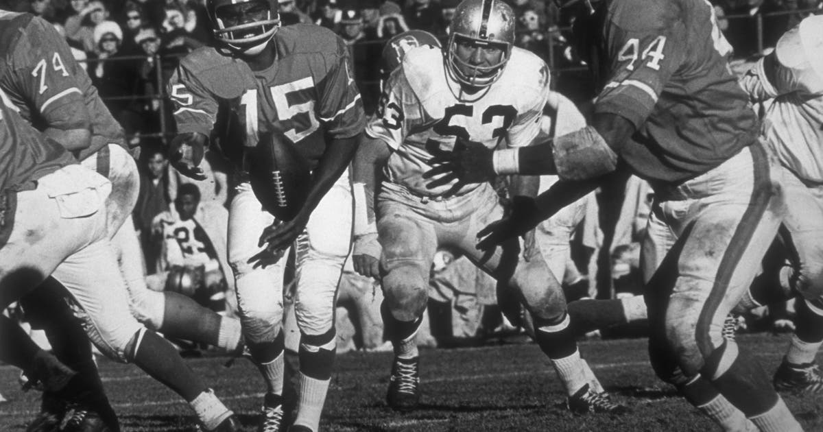 AP Was There: The first start for a black quarterback in AFL | FOX Sports