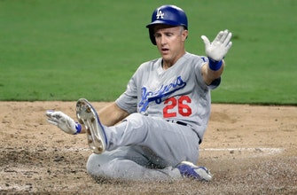 
					Pedroia, Utley embrace elder role for Red Sox, Dodgers
				