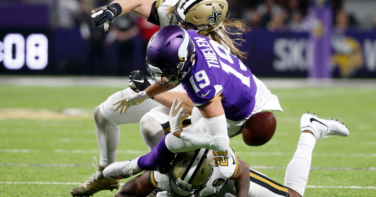 Minnesota mistakes: Thielen, Diggs cause costly turnovers
Minnesota mistakes: Thielen, Diggs cause costly turnovers