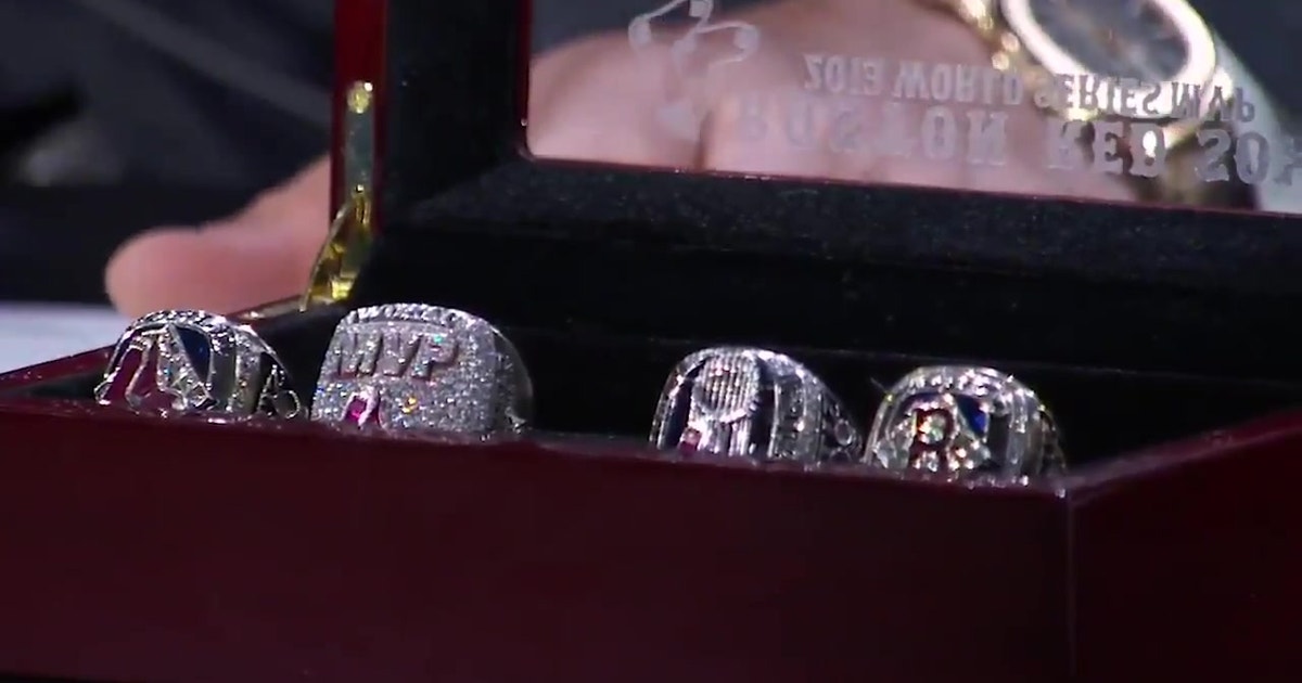 David Ortiz showed off his Red Sox World Series rings before Game 1, much to A-Rod’s chagrin ...