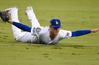 
					Watch Cody Bellinger’s amazing diving catch in the top of the 10th
				