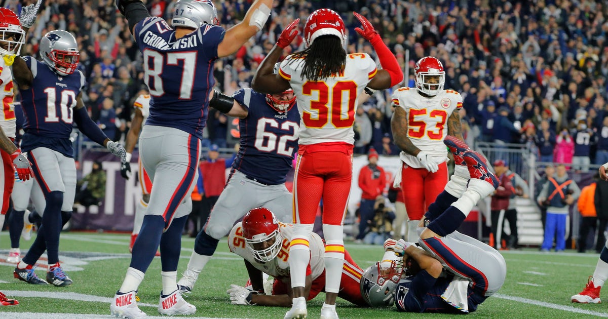 Offense keeps rolling, but Chiefs suffer first loss to Patriots
Offense keeps rolling, but Chiefs suffer first loss to Patriots