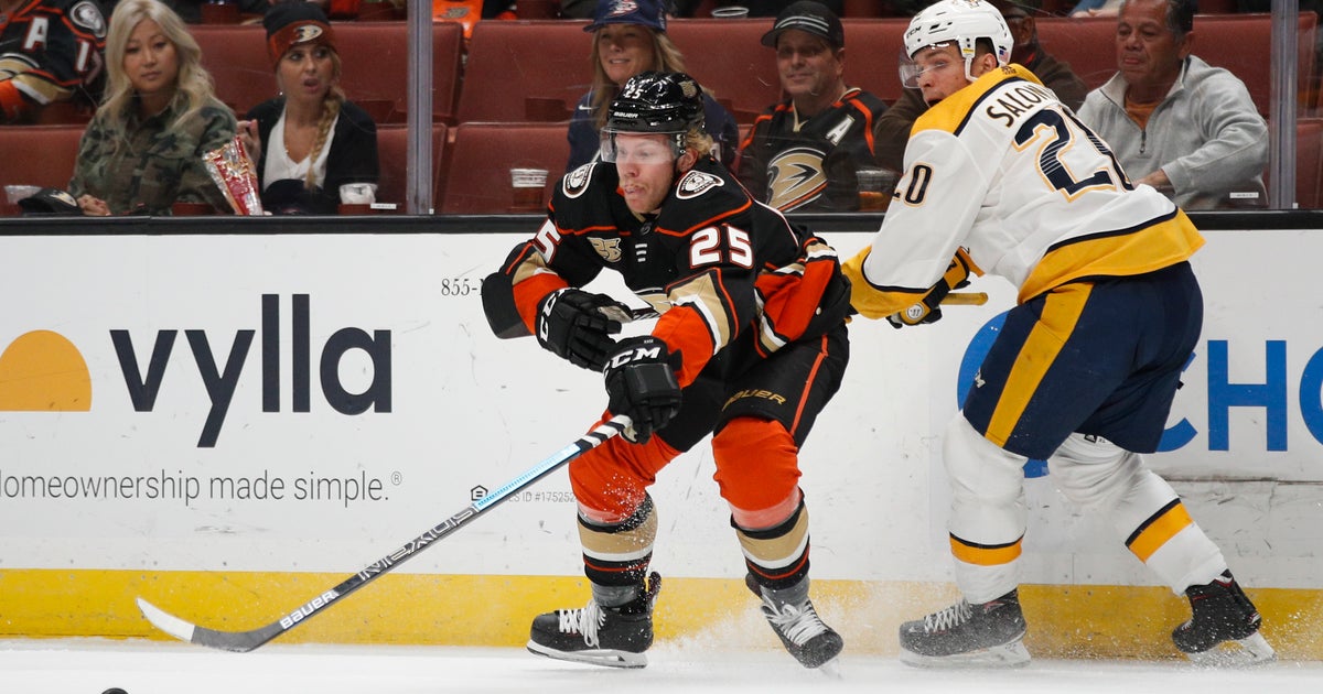 Ducks win in shootout, deal Predators first road loss
Ducks win in shootout, deal Predators first road loss