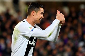 
					Ronaldo on target again as Juventus beats Fiorentina 3-0
				
