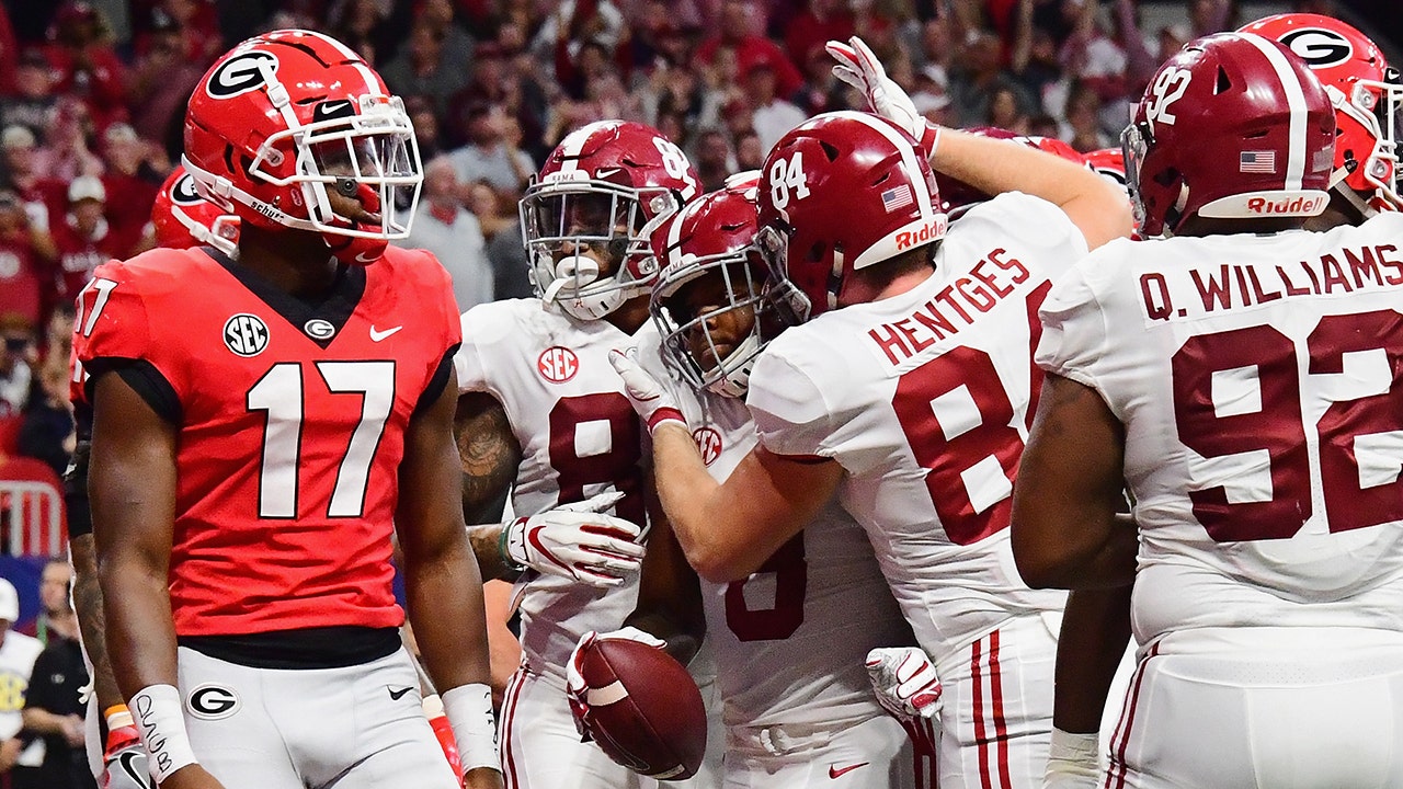 Alabama Turned A Goal Line Fumble Into A Huge Td Vs Georgia In The Sec Championship Game