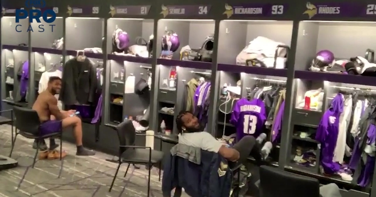 Go inside the Vikings locker room before their matchup against Tom Brady and the Patriots | FOX