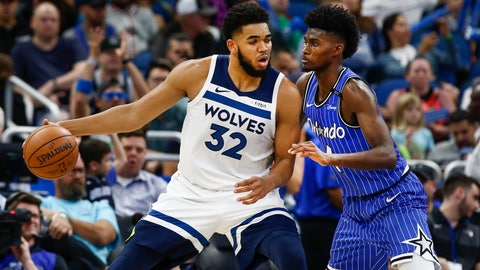 Towns says he's lucky to be alive after car crash Towns says he's lucky to be alive after car crash