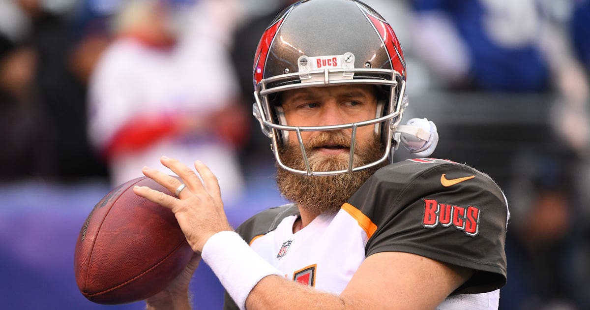 Dolphins sign QB Ryan Fitzpatrick to two-year, $11 million 