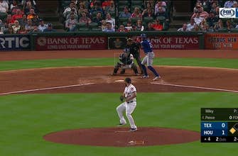
					HIGHLIGHTS: Hunter Pence goes Oppo, Rangers Take the Lead
				