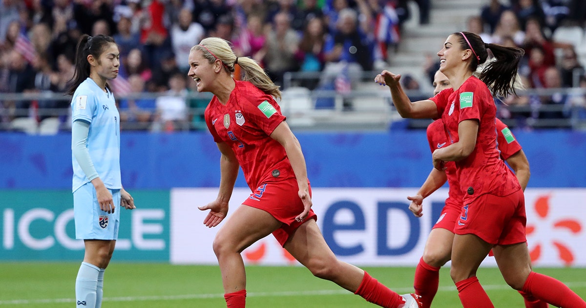 Lindsey Horan scores off the penalty for the United States’ 3rd goal