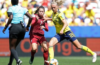 
					2019 FIFA Women’s World Cup™: Sweden’s Fridolina Rolfo powers a blast past the Thailand keeper | HIGHLIGHTS
				