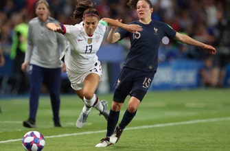 
					Alex Morgan adjusts her game at Women's World Cup
				