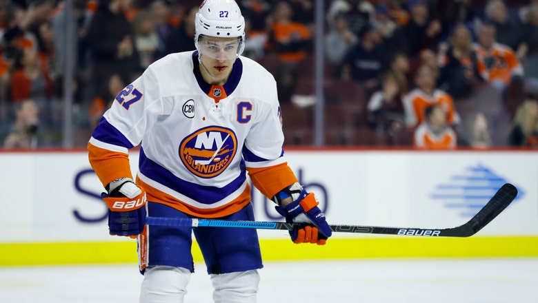 Islanders keep Anders Lee, sign Varlamov to replace Lehner