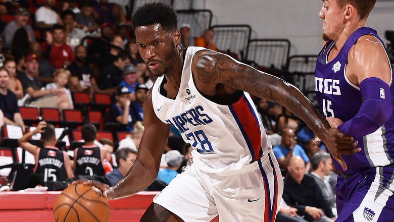 Ex-Badgers star Hayes having fun during latest NBA audition