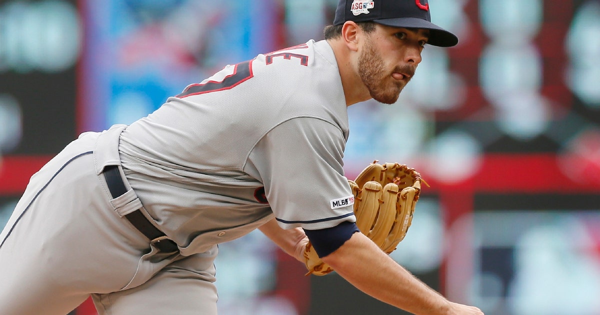 Santana's slam in 10th gives Indians 7-3 win, tie with Twins | FOX Sports