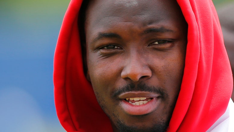 Chiefs announce signing of McCoy to 1-year contract