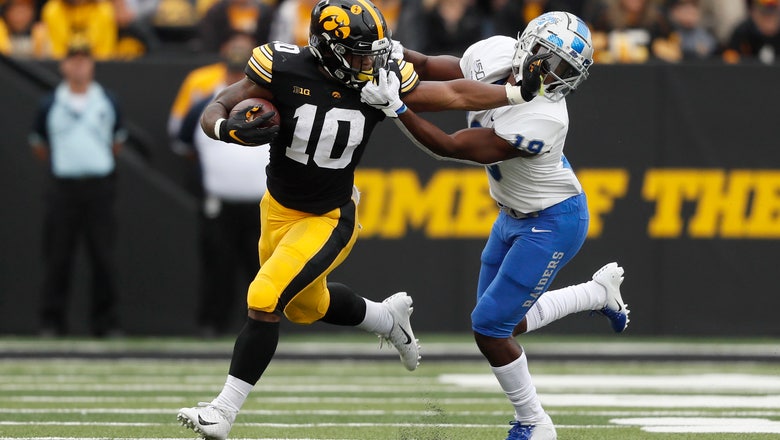 No. 14 Iowa throttles Middle Tennessee 48-3