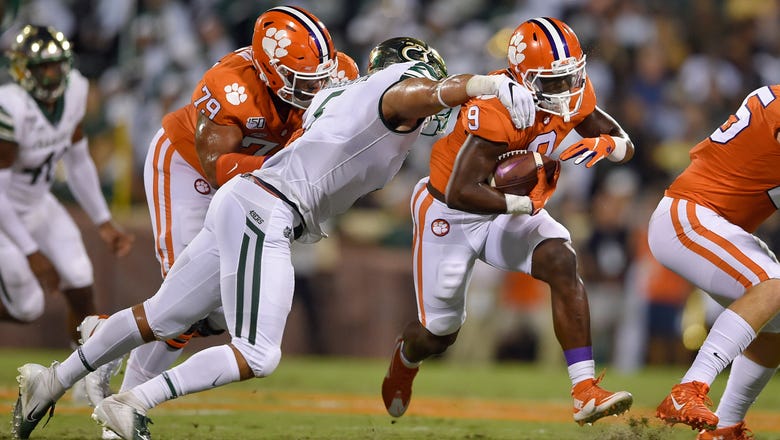 No. 1 Clemson blasts Charlotte 52-10 for 19th straight win