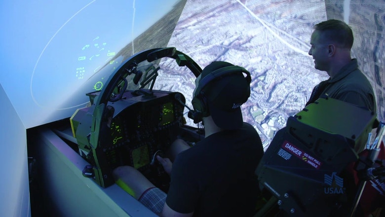 Eric Hosmer & Tony Gwynn Jr. duke it out in F18 simulators at MCAS Miramar | Padres POV