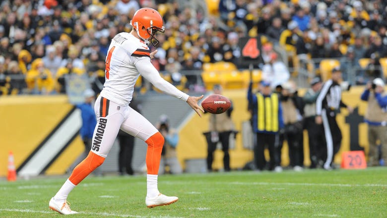 Vikings sign punter Britton Colquitt, waive Matt Wile