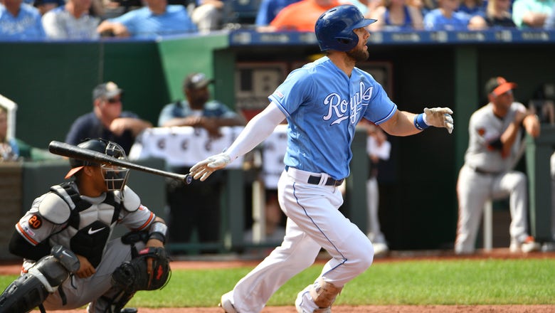 WATCH: Gordon, Viloria deliver big hits to fuel comeback