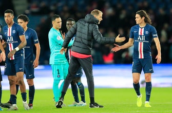 
					PSG marksman Cavani playing patient game again after injury
				