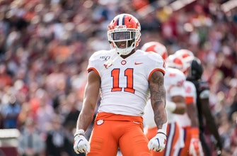 
					Stars Simmons, Young lead defenses in Clemson-Ohio St clash
				