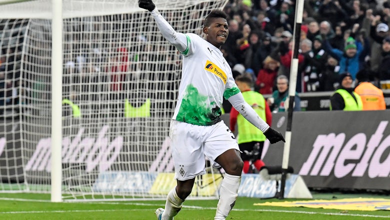 Embolo scores 2 to lift Gladbach back to top of Bundesliga
