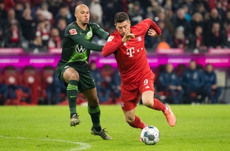 
					18-year-old Zirkzee scores again for Bayern; Leipzig wins
				
