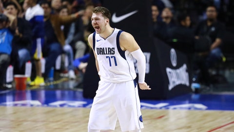 NBA Roundup: Doncic shines in return, Mavs tackles Spurs
