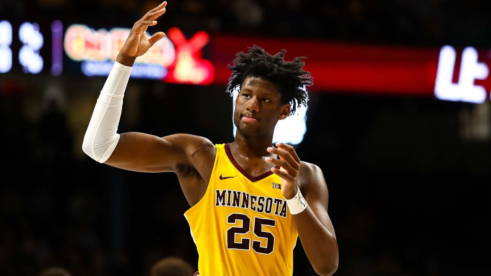 StaTuesday: Gophers center Daniel Oturu’s start to 2019-20 season | FOX